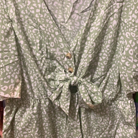 Plus Cheetah Print Tie Front Romper - Picture 4 of 14